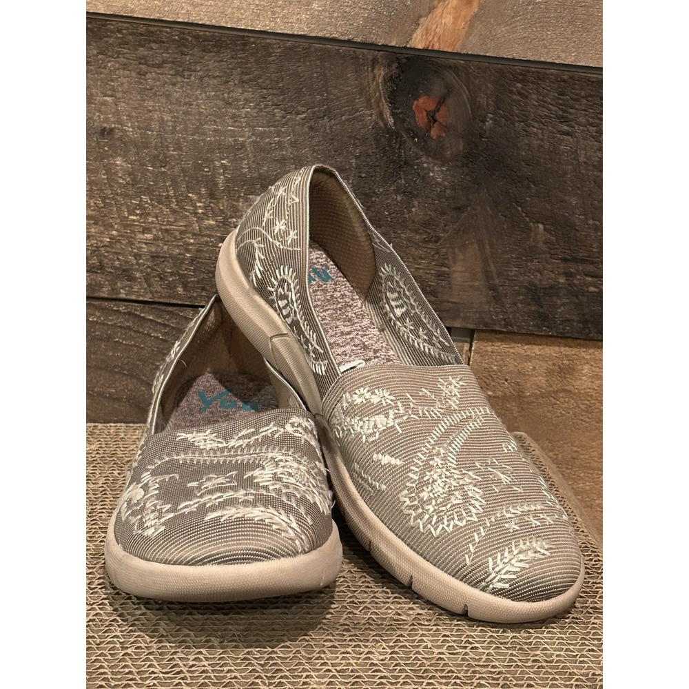 Yuu Shoes Womens Sz 7 Krishna Gray Beige Embroidered‎ Slip On Comfort Shoes